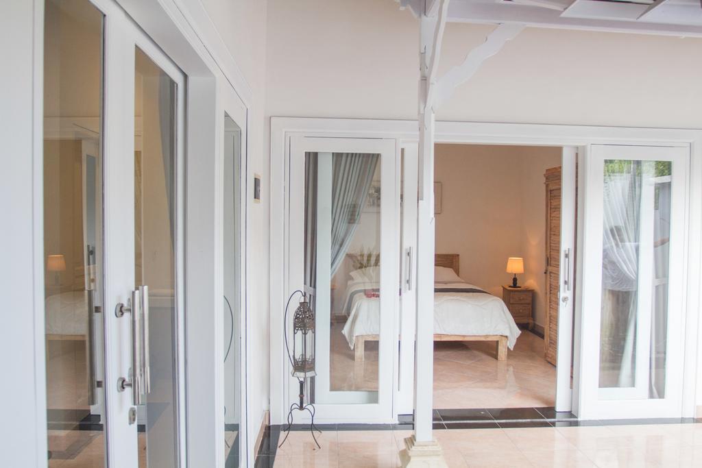 Villa Viona 6 Oberoi Villa